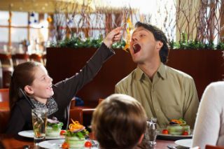 Children love family dinners after divorce